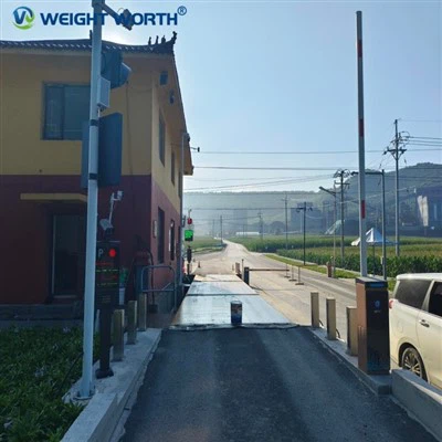 Скала мина камиона